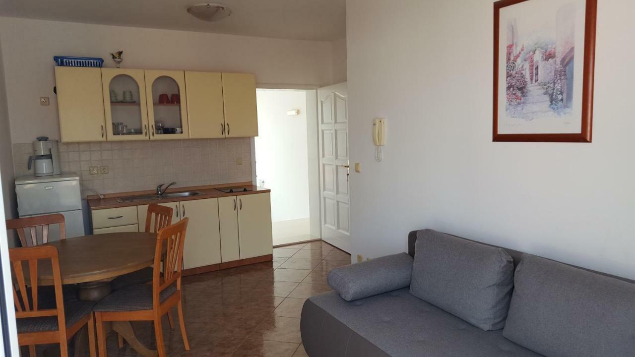 Appartamento Zagi Povljana Esterno foto