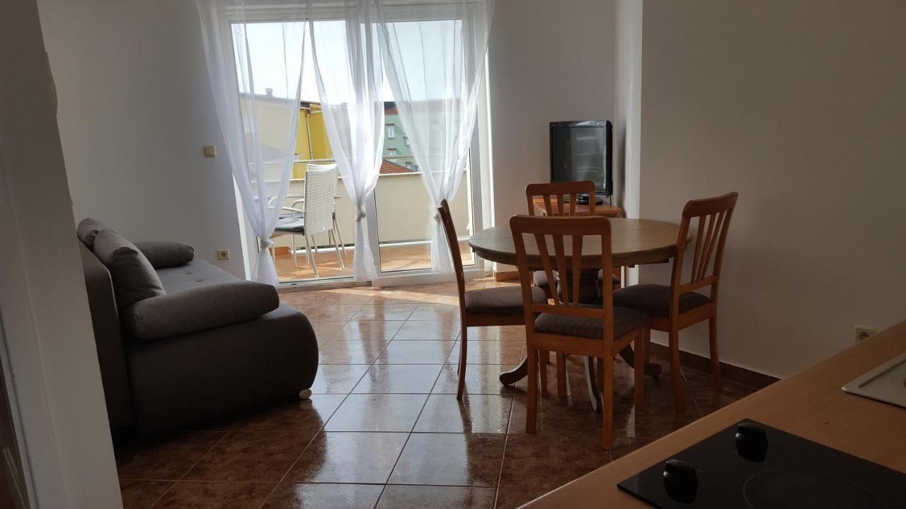Appartamento Zagi Povljana Esterno foto
